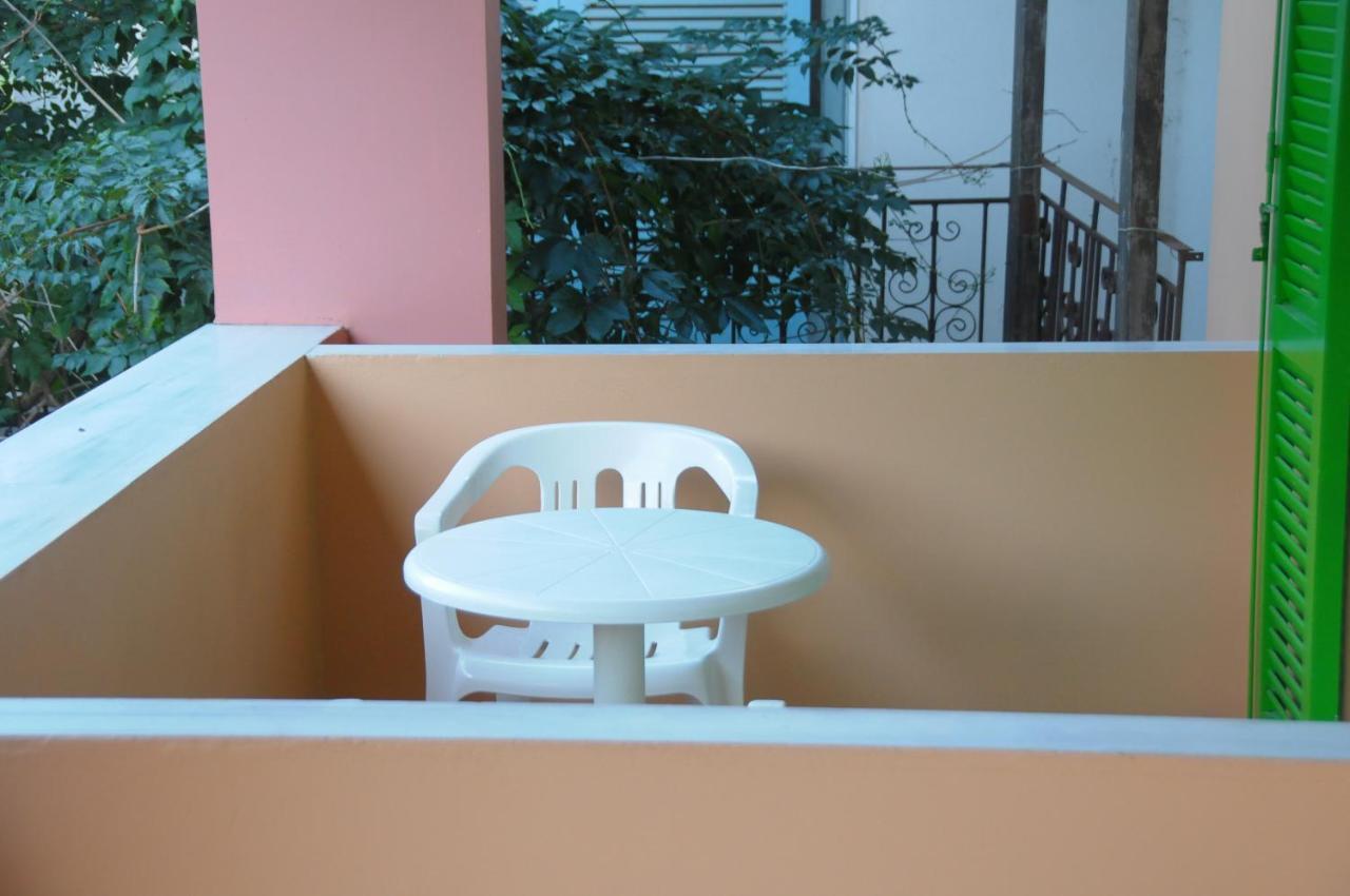 Chalikias Rooms Asprogerakata Luaran gambar