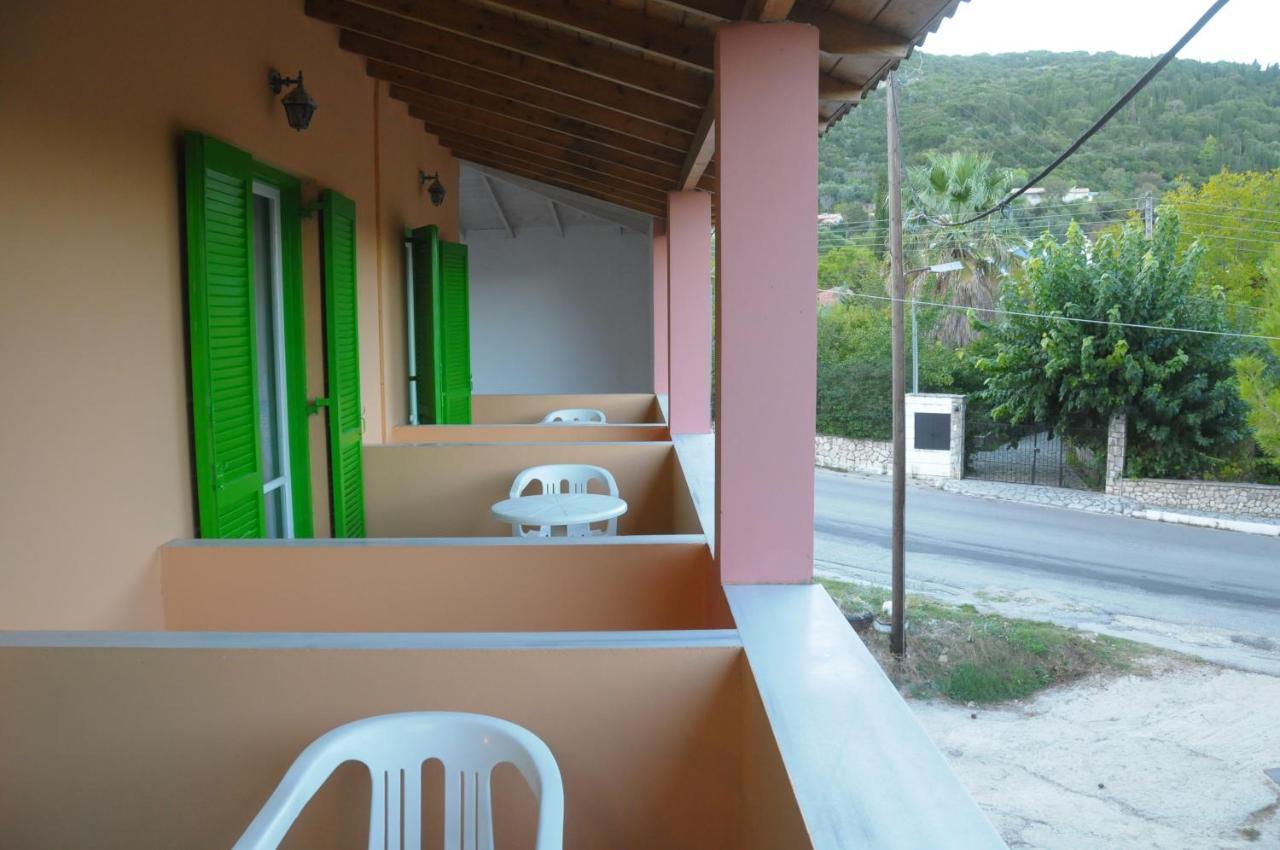 Chalikias Rooms Asprogerakata Luaran gambar