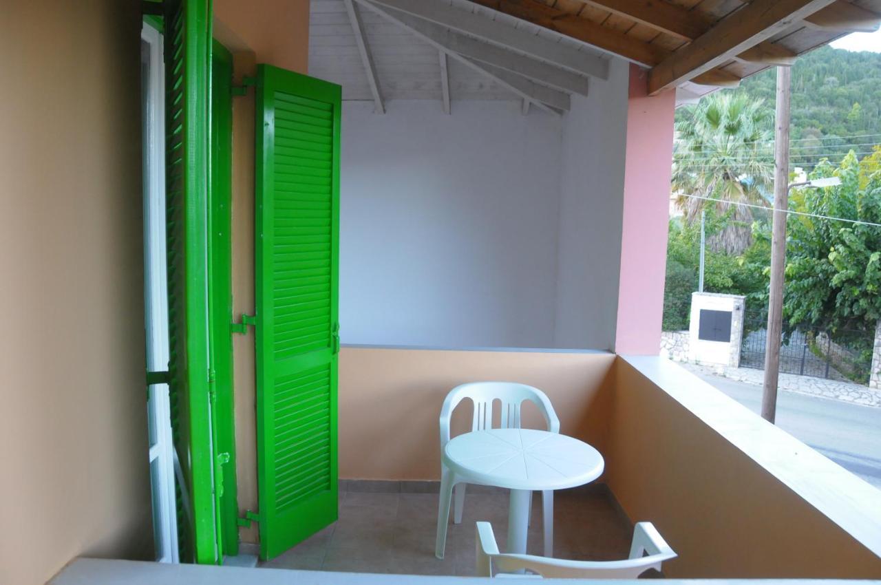 Chalikias Rooms Asprogerakata Luaran gambar